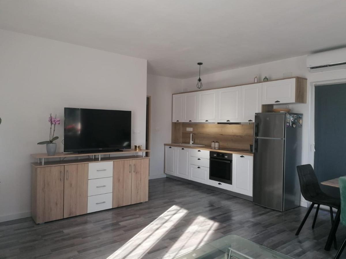 Apartments Nana 비오그라드나모루 외부 사진